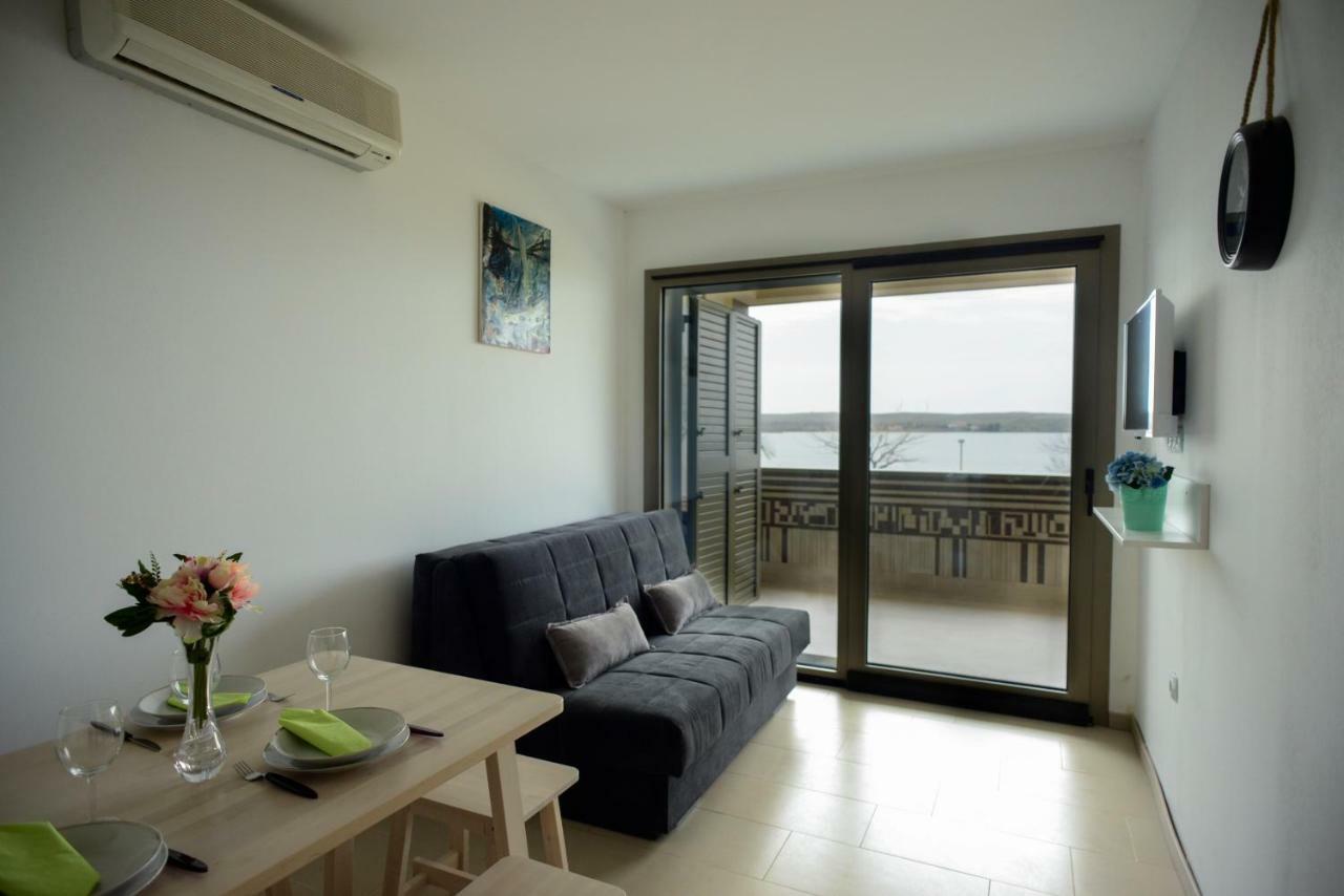 Apartments Svijet Mora 2 Povljana Exterior photo